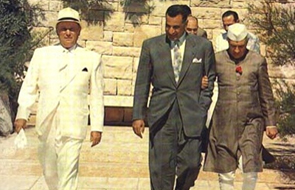  Броз Тито, Гамал Абдел Насер и Џавахарлал Нехру у шетњи, Бриони, јули 1956